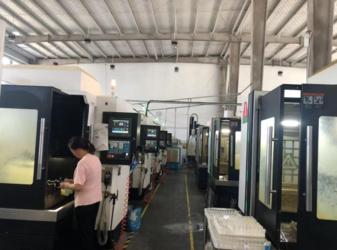 Lianyungang Shengfan Quartz Product Co., Ltd fabrika üretim hattı