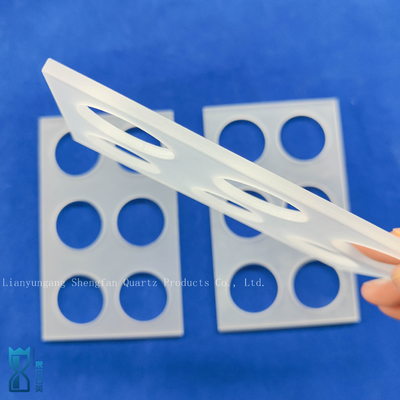 Özel Yüksek Hassasiyetli Kare Kuvars Plağı Dondurulmuş Cam Punch Sheet