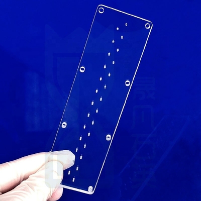Yüksek Işık İletimliliği Fabrikası Özel Lazer Perforasyonlu Kuvars Cam Levhası Erimiş Kuvars