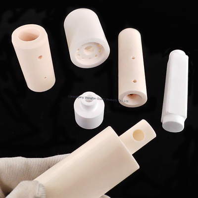 Yüksek Sıcaklıkta Refractory Keramik Düşük Isı Genişleme Katmanlılığı Zorlu Uygulamalar için Korozyona Direnci